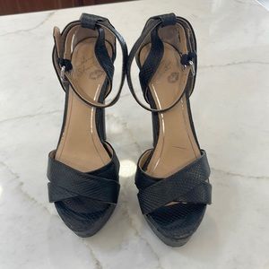 Colin Stuart Faux Snakeskin Platform Sanfals